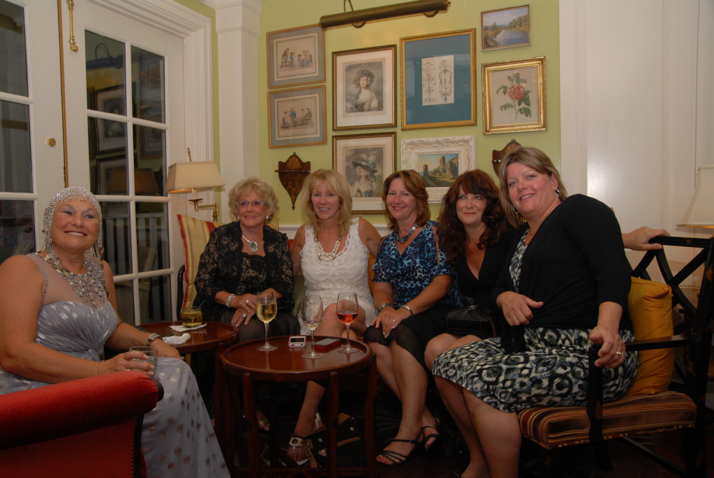 Bond Girls at Cafe Martinque